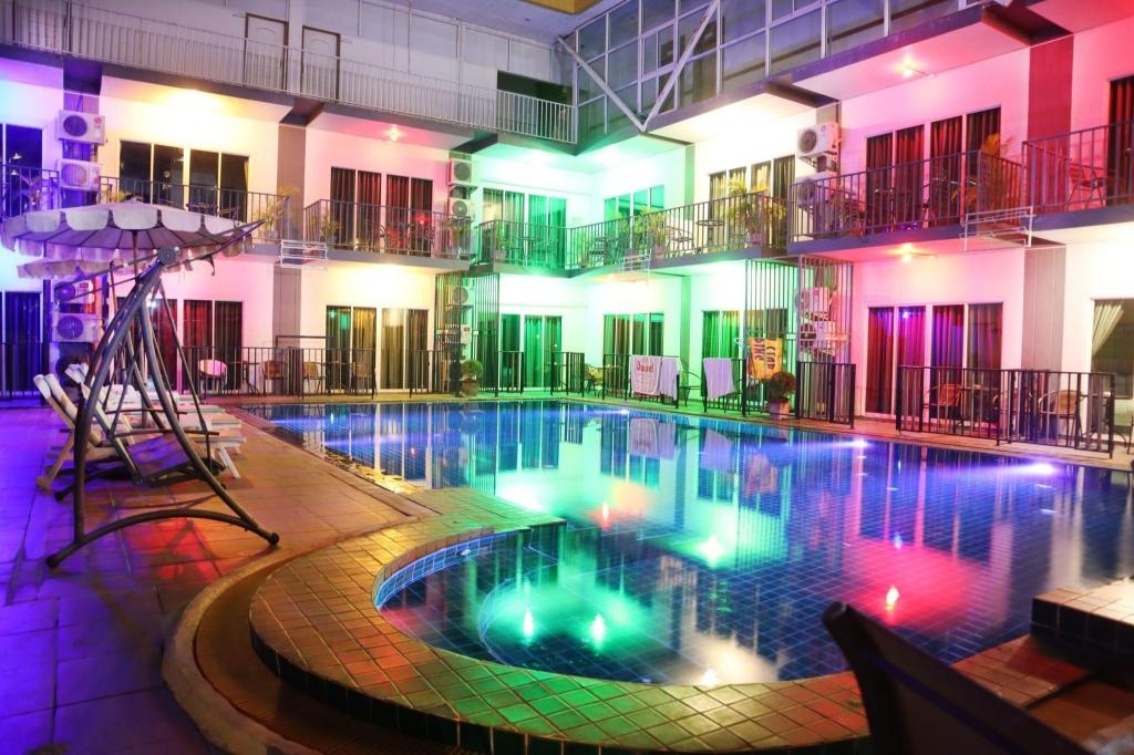 Anantra Pattaya Resort By CPGfacilitiesSwimming Pool6