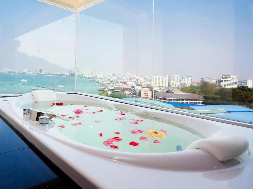 Balihai Bay ResidencefacilitiesBathtub11