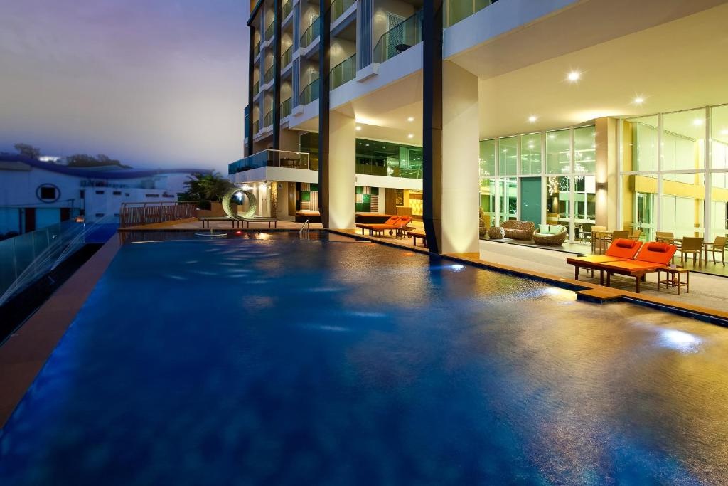 Balihai Bay ResidencefacilitiesSwimming Pool4