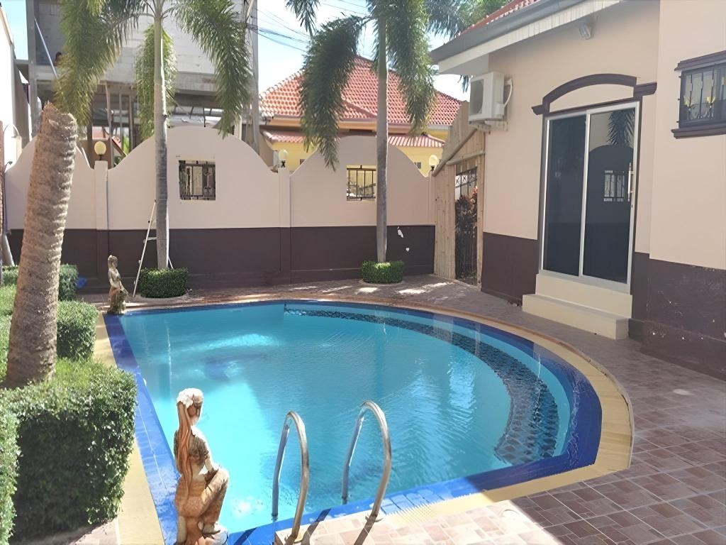 Champion House Pool VillafacilitiesSwimming Pool5