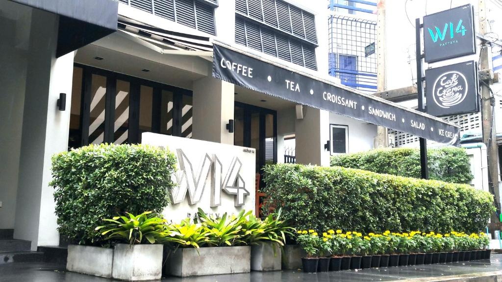 W 14 HotelfacilitiesBalconyterrace1