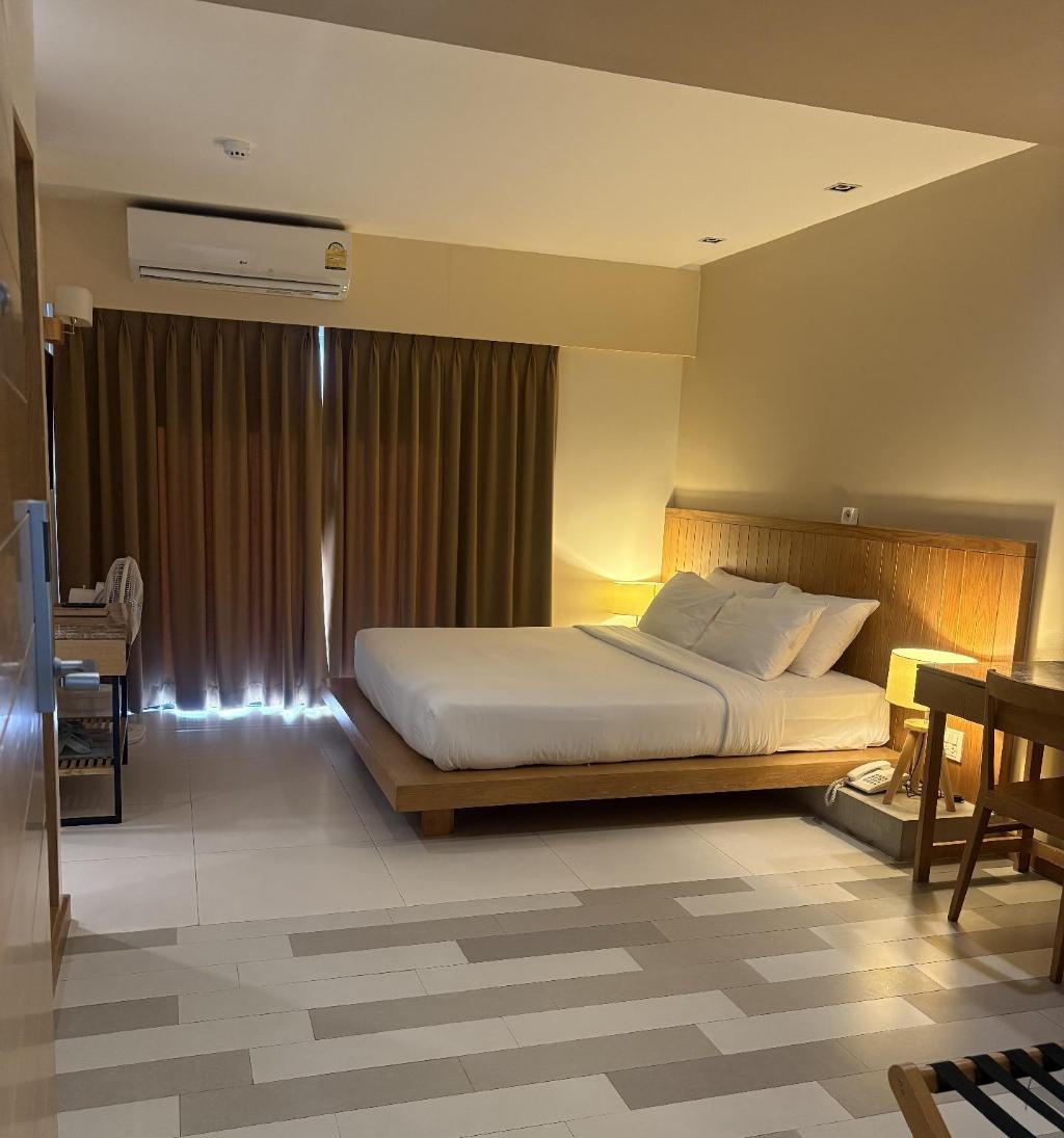 W 14 HotelroomsDeluxe Guestroom11