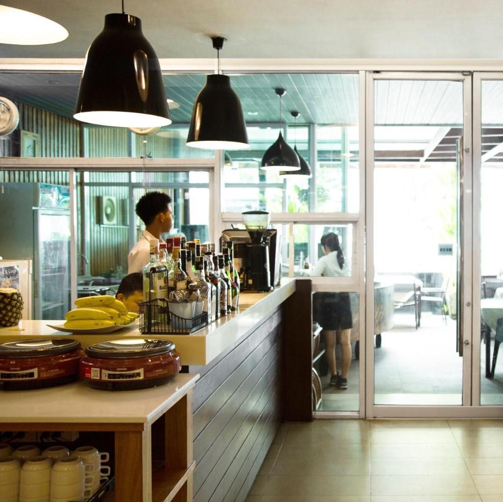 Baboona Beachfront Living Hoteldiningdining Image 33