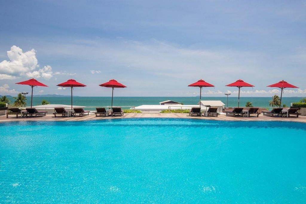 D Varee Jomtien Beach Pattaya Hotel  Facilities  Swimming Pool Outdoor 33