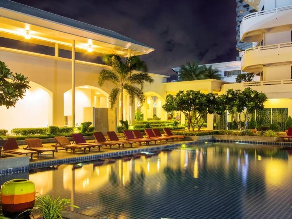 D Varee Jomtien Beach Pattaya Hotel  Facilities  Swimming Pool Outdoor 4