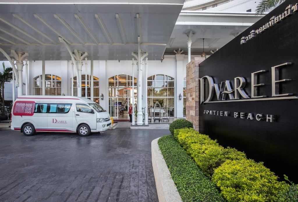 D Varee Jomtien Beach Pattaya Hotel  Property Views  Entrance 25