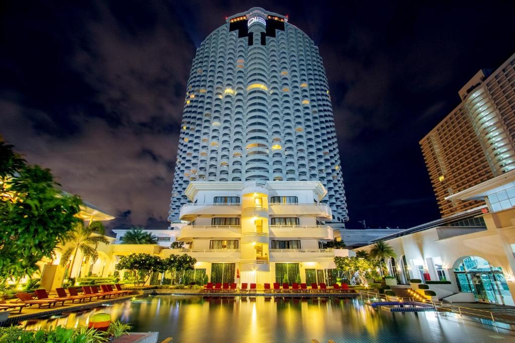 D Varee Jomtien Beach Pattaya Hotel  Property Views  Exterior View 3