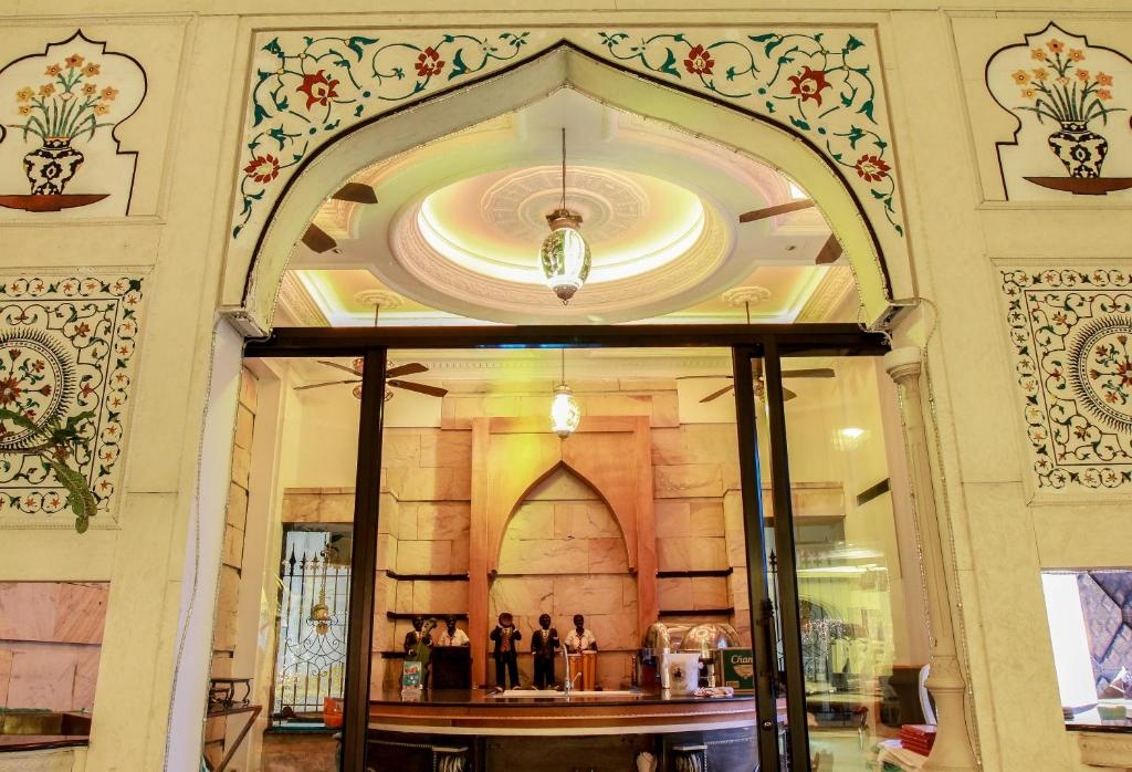 Four Seasons Place HotelfacilitiesBarlounge17