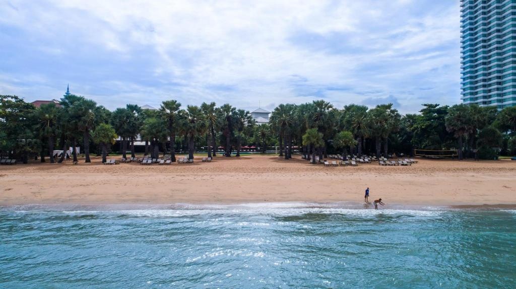 Ravindra Beach Resort And SpafacilitiesBeach95