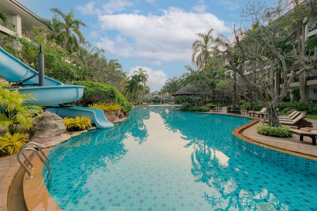 Ravindra Beach Resort And SpafacilitiesSwimming Pool26