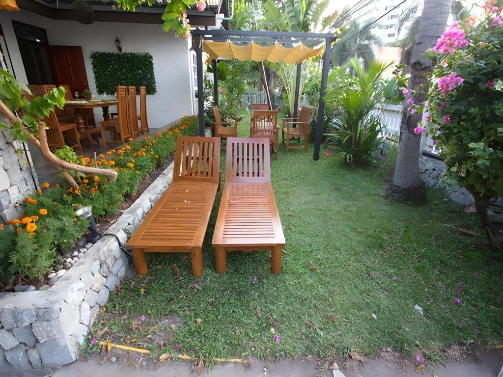 Oasis Pool VillapropertyviewsExterior View11