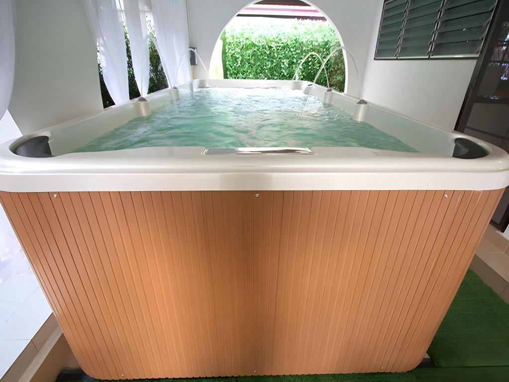 Oasis Pool VillapropertyviewsInterior View22
