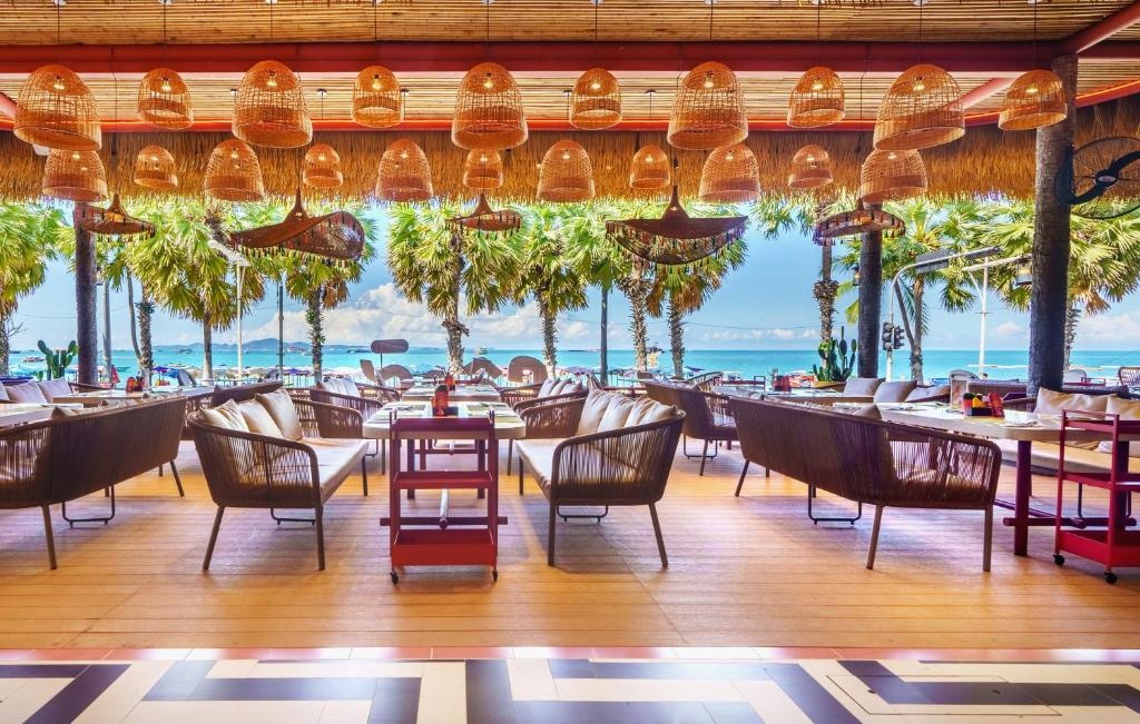 A One New Wing HoteldiningRestaurant3