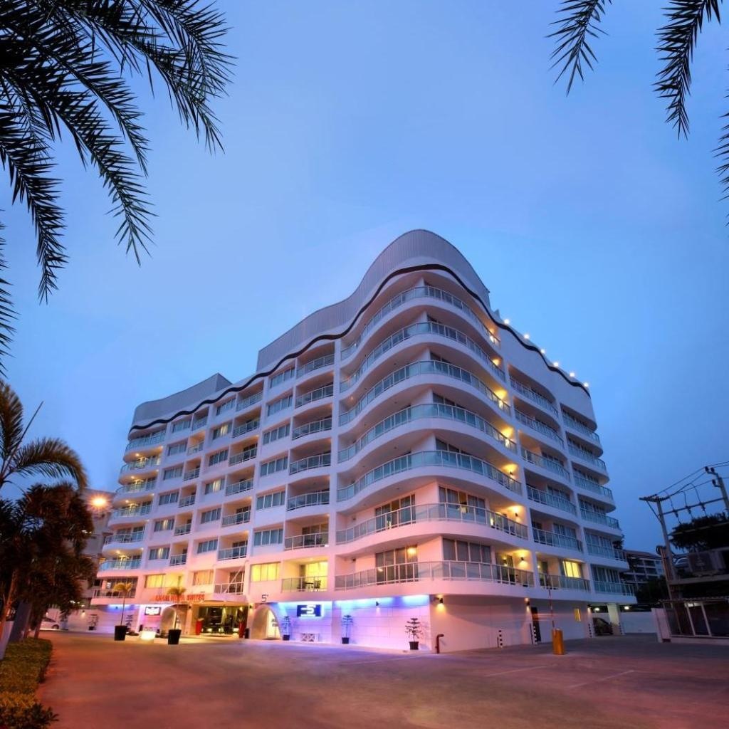 Nova Suites Pattaya By Compass HospitalitypropertyviewsEntrance1