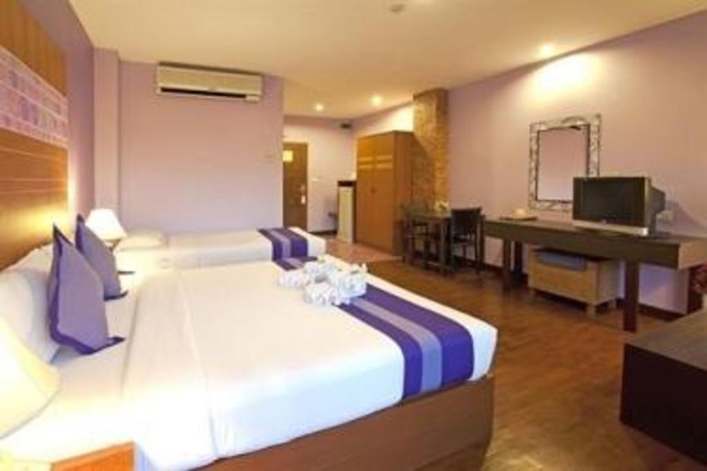 Hill Fresco Hotelroomsrooms Image 1212