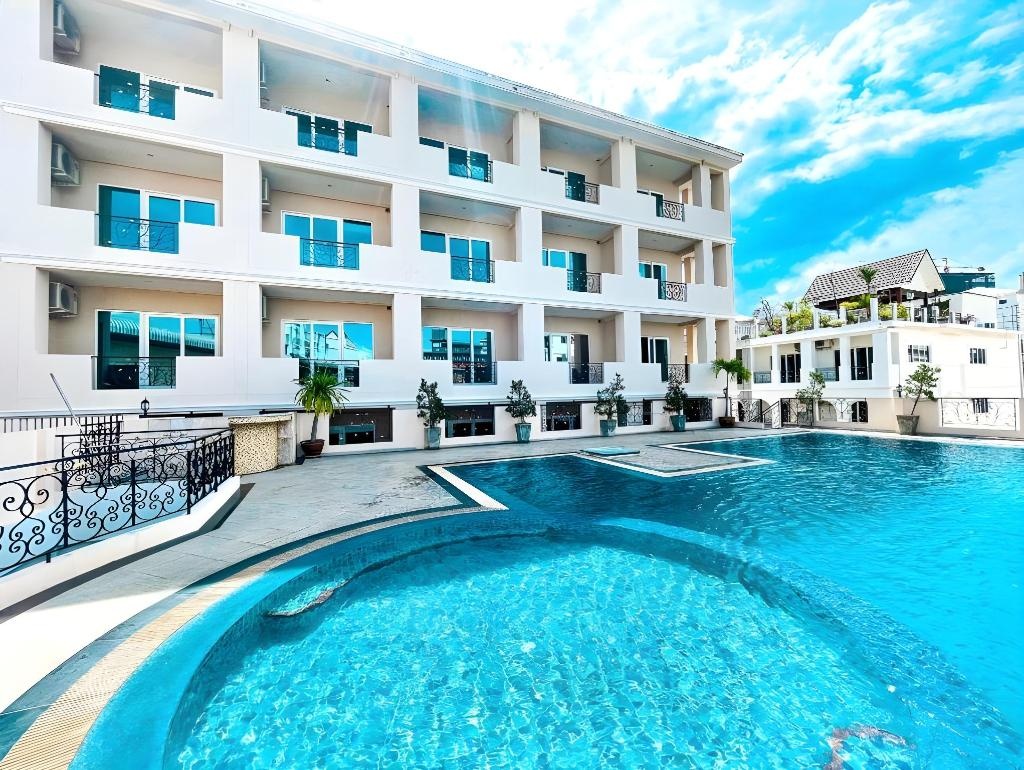 Eurasia Boutique HotelfacilitiesSwimming Pool1
