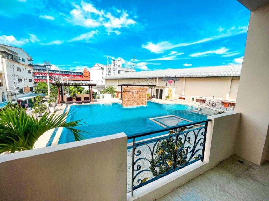 Eurasia Boutique HotelfacilitiesSwimming Pool2