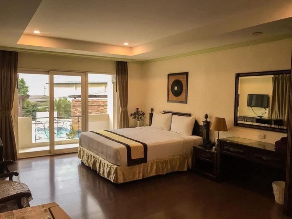 Eurasia Boutique HotelroomsDeluxe Double Room Room Plan2