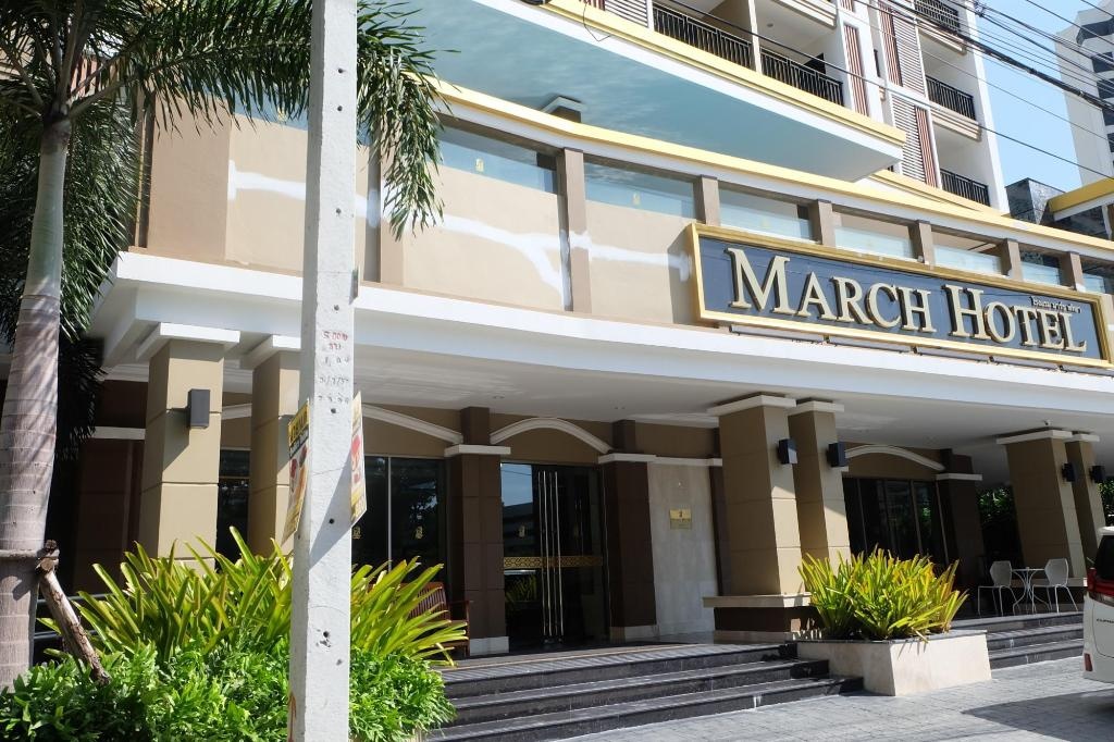March HotelpropertyviewsEntrance5