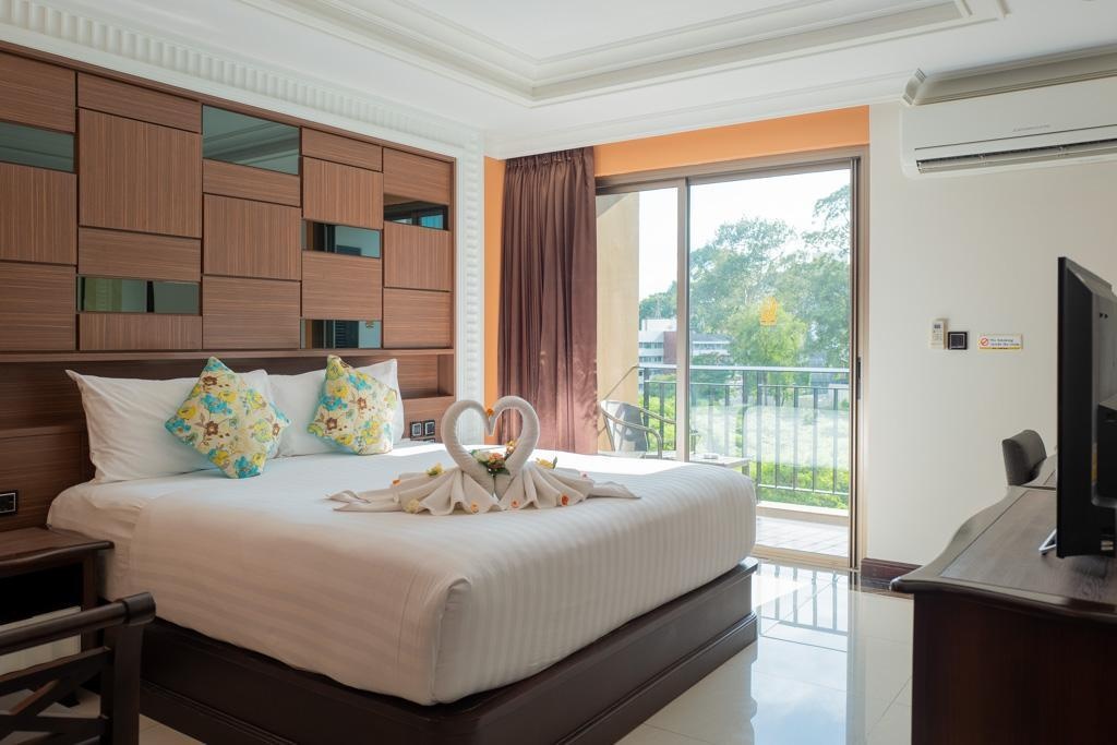 March HotelroomsDeluxe Double City View3