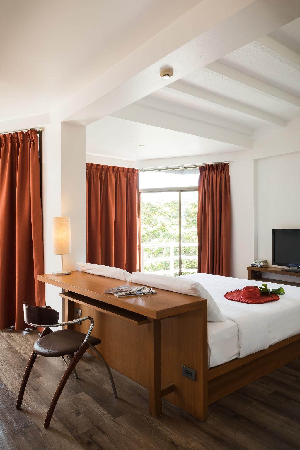 Sandalay Resort PattayaroomsDeluxe Double Bed8