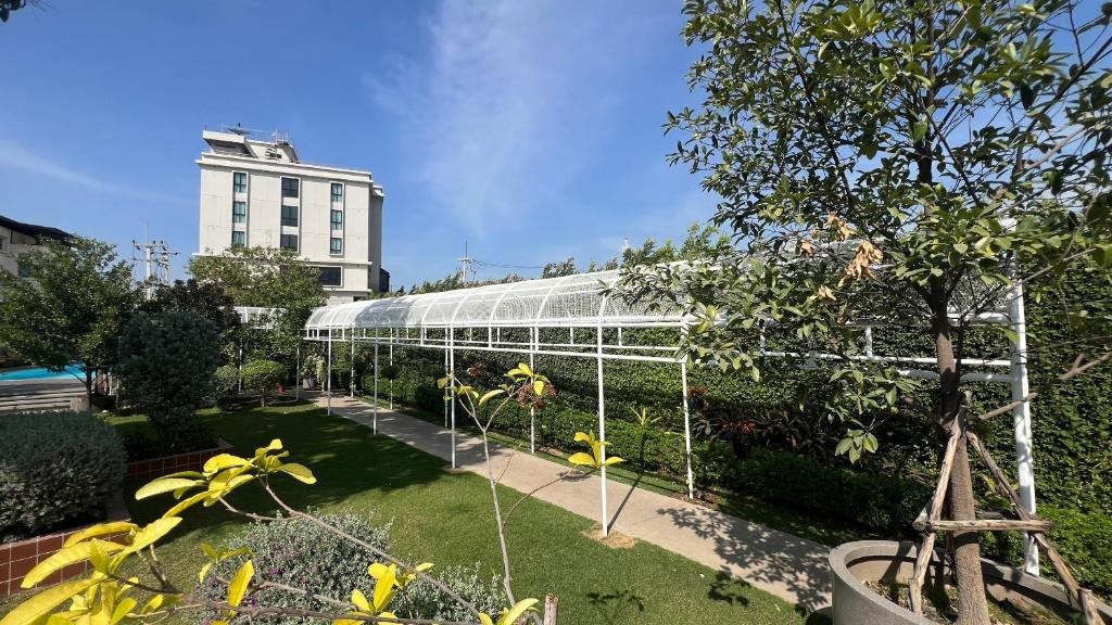 Glai Gan Place HotelfacilitiesGarden4