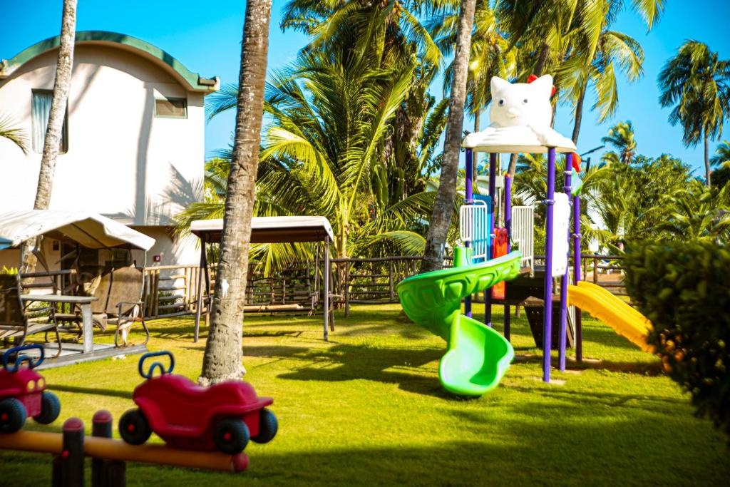Hotel Sarakawa  Facilities  Playground 10