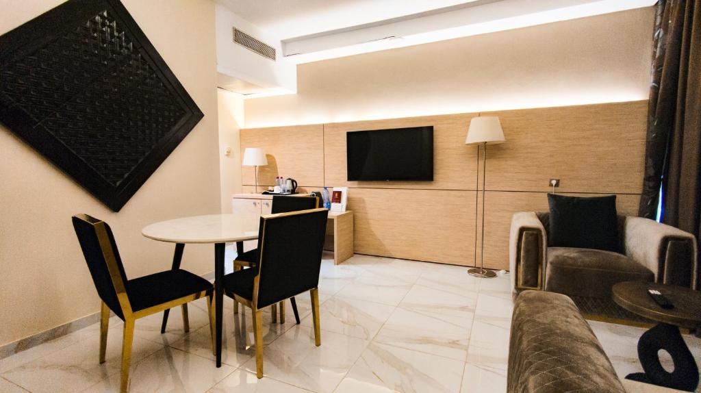 Hotel Sarakawa  Facilities  Shared LoungeTV Area 3