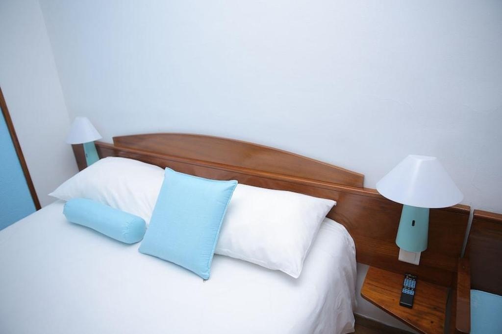 Hotel Ibis Lome Centre  Rooms  Rooms Image 3 3