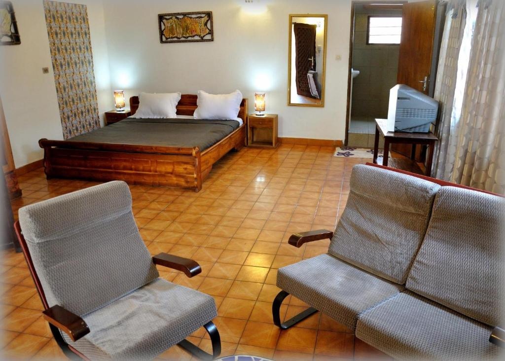 Hotel Aurore Lome  Rooms  Triple Room With Terrace 2