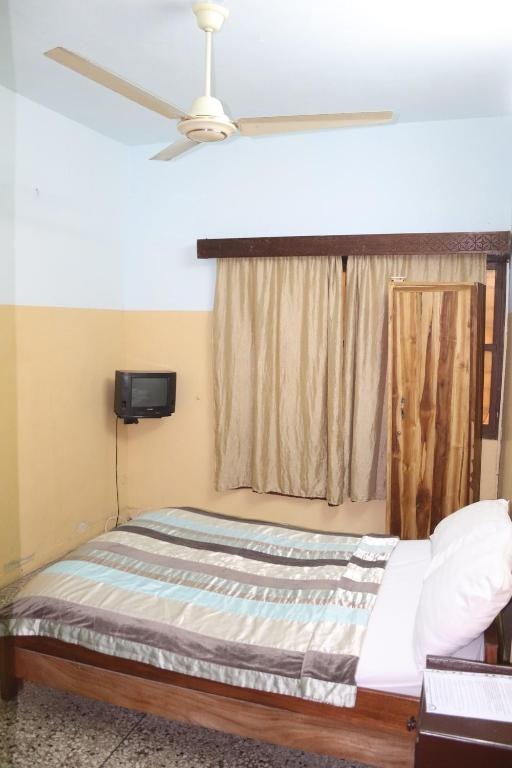 Hotel Aurore Lome  Rooms  Rooms Image 12 12