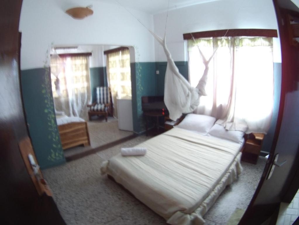 Hotel Aurore Lome  Rooms  Rooms Image 8 8