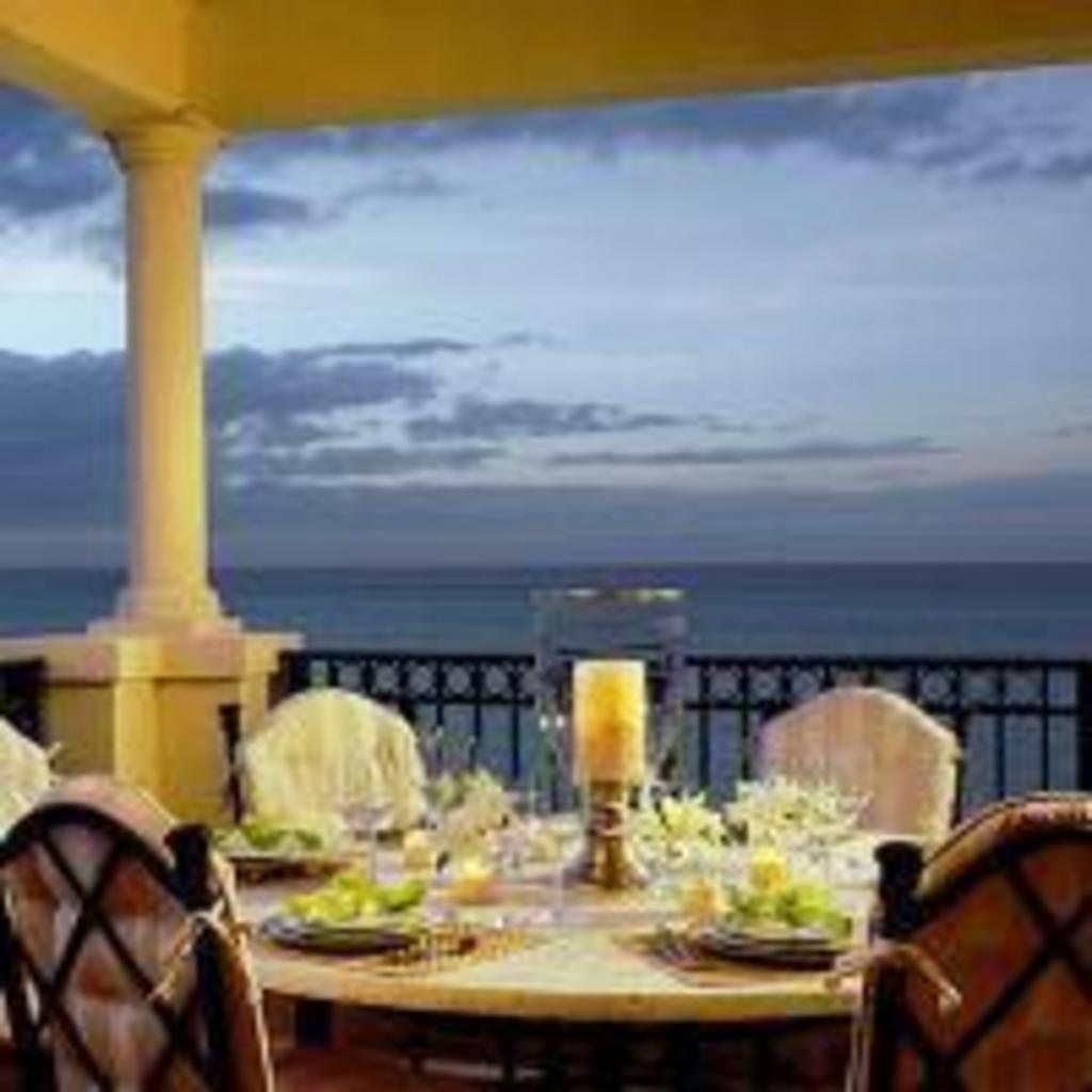 The Somerset On Grace Bay  Dining  Dining Image 6 6