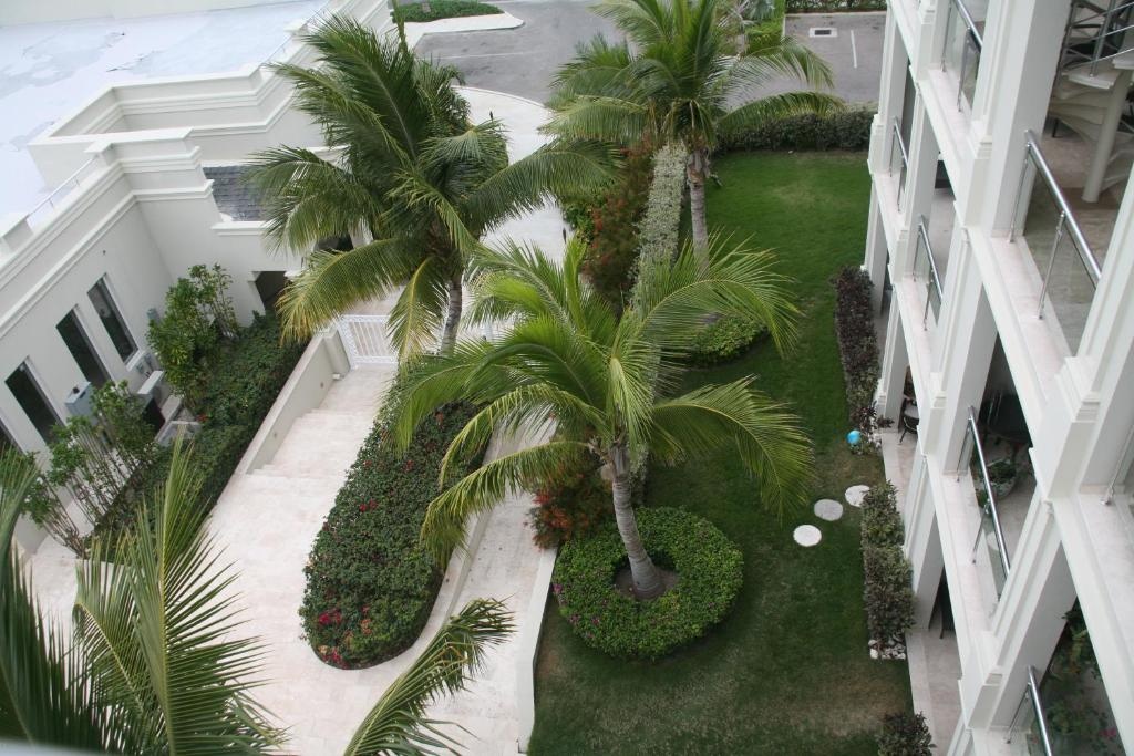 The Atrium Resort  Property Views  Entrance 10