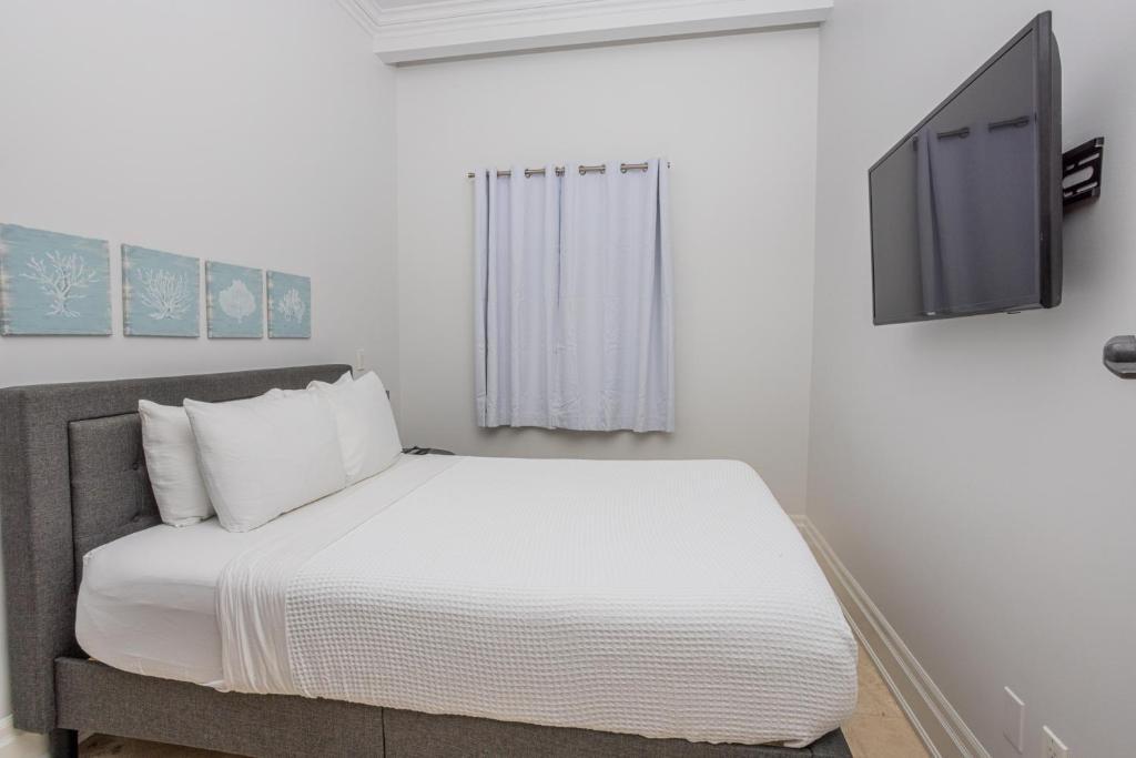 The Atrium Resort  Rooms  Rooms Image 11 11