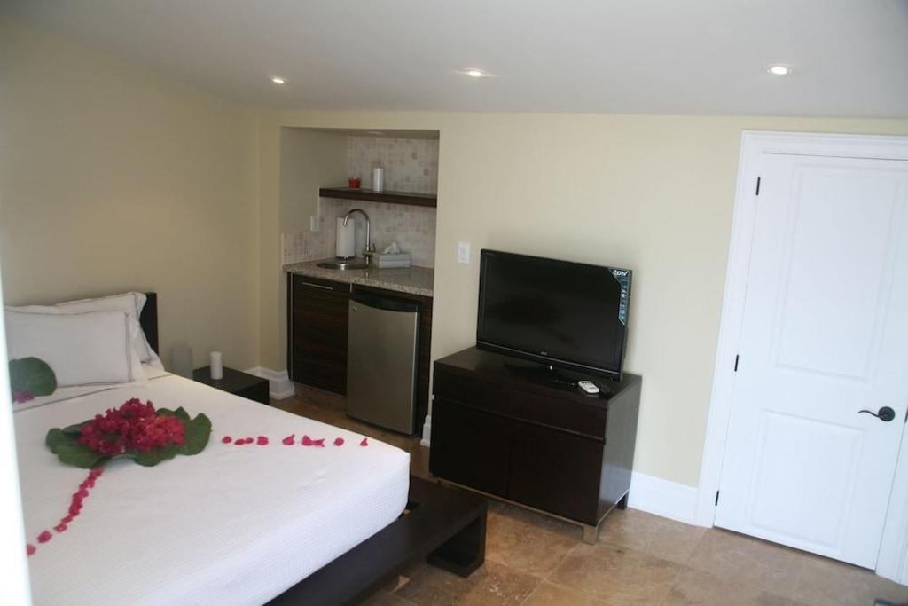 The Atrium Resort  Rooms  Rooms Image 16 16