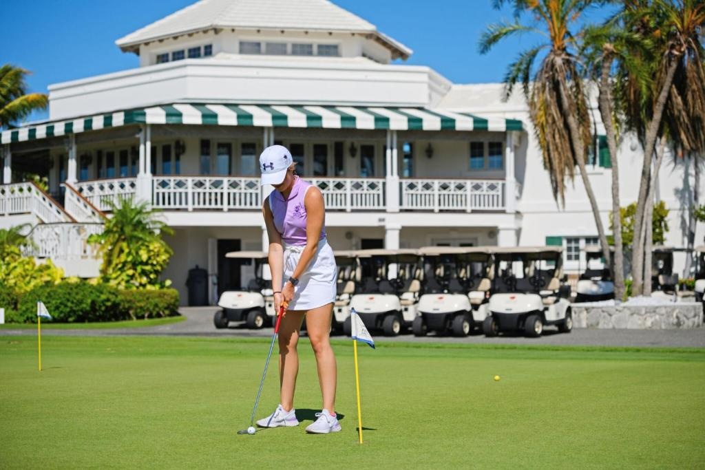 The Regent Grand  Facilities  Golf Course On Site 32