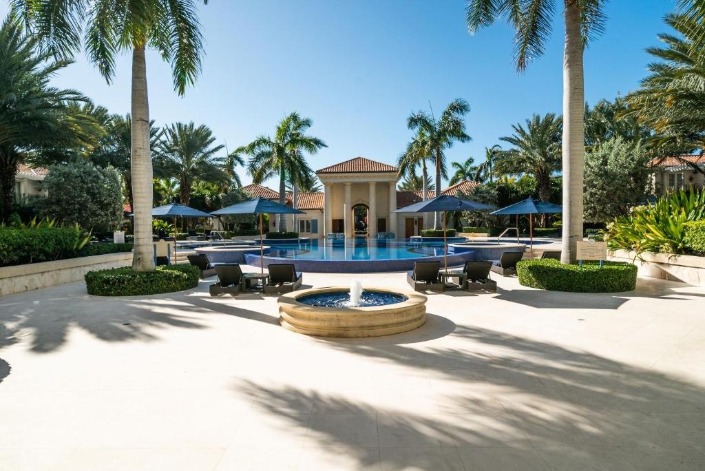 The Regent Grand  Facilities  Swimming Pool 14