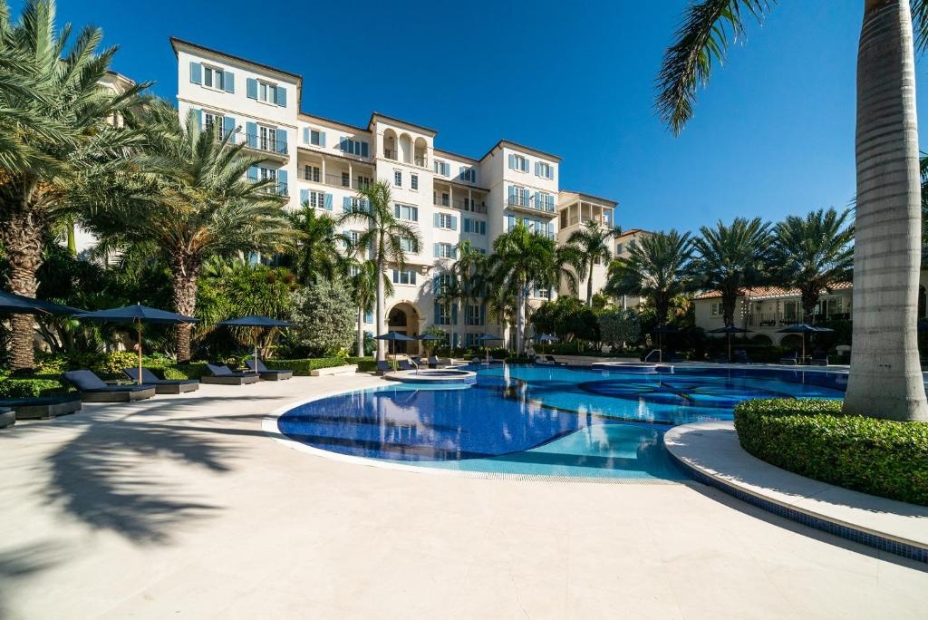 The Regent Grand  Facilities  Swimming Pool 8