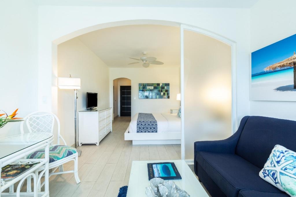 Ports Of Call Resort  Rooms  Standard Plus King Room Guestroom 19