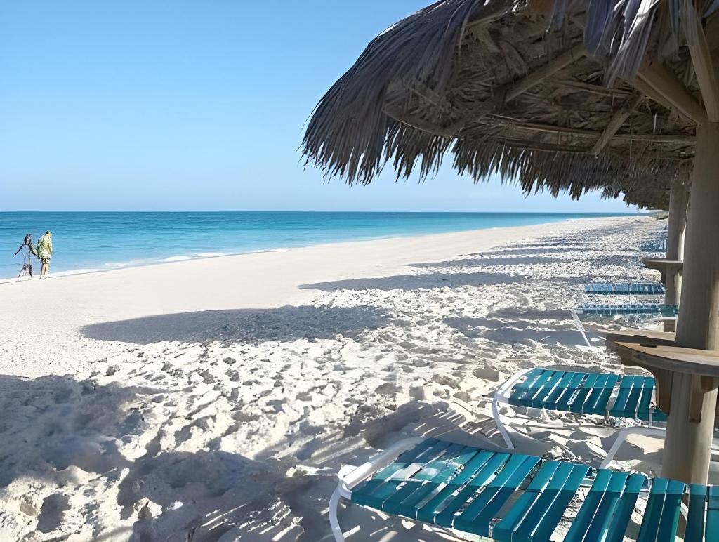 The Sands At Grace Bay  Facilities  Beach 16