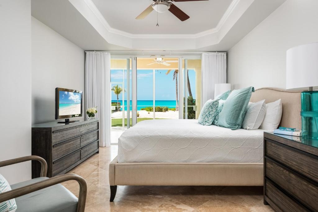 The Tuscany On Grace Bay  Rooms  Three Bedroom Oceanfront Suite 1