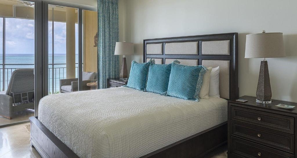 The Tuscany On Grace Bay  Rooms  Rooms Image 3 3