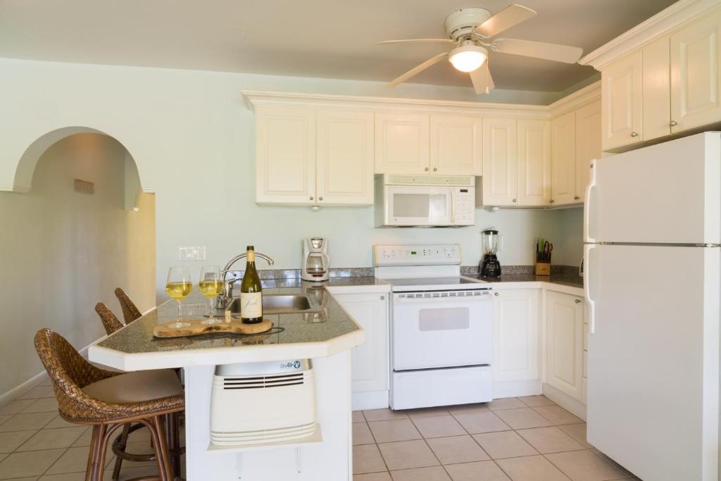 The Inn At Grace Bay  Facilities  Kitchen 14