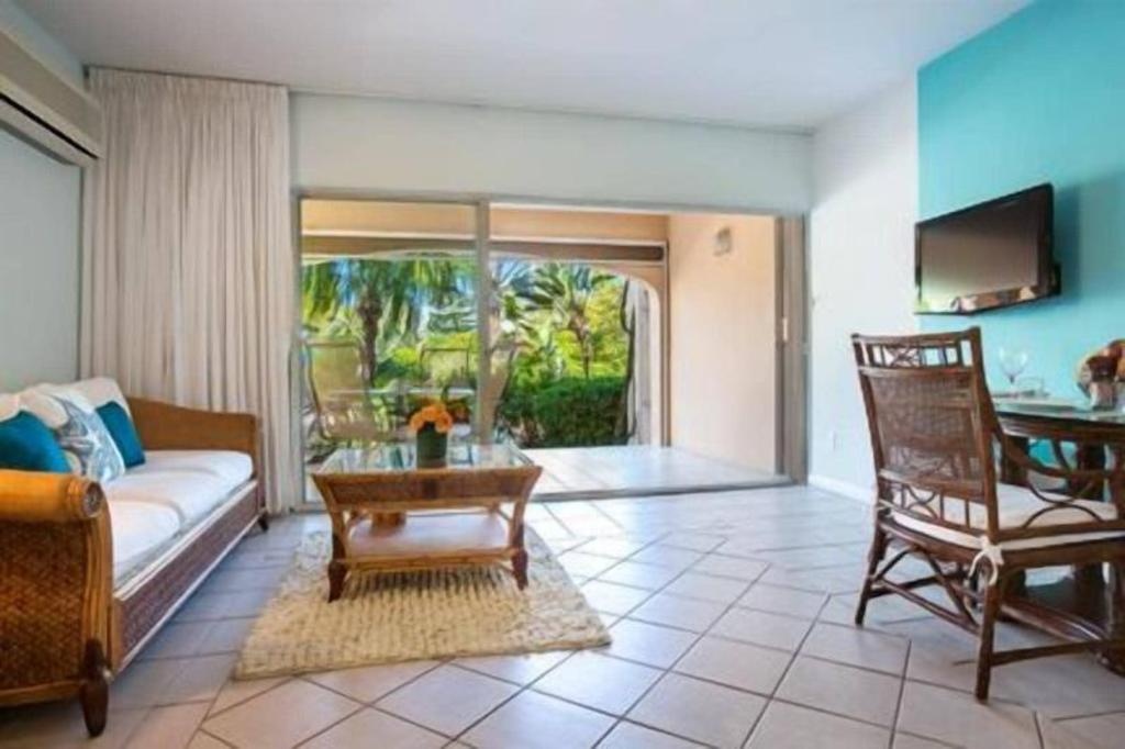 The Inn At Grace Bay  Rooms  Rooms Image 3 3