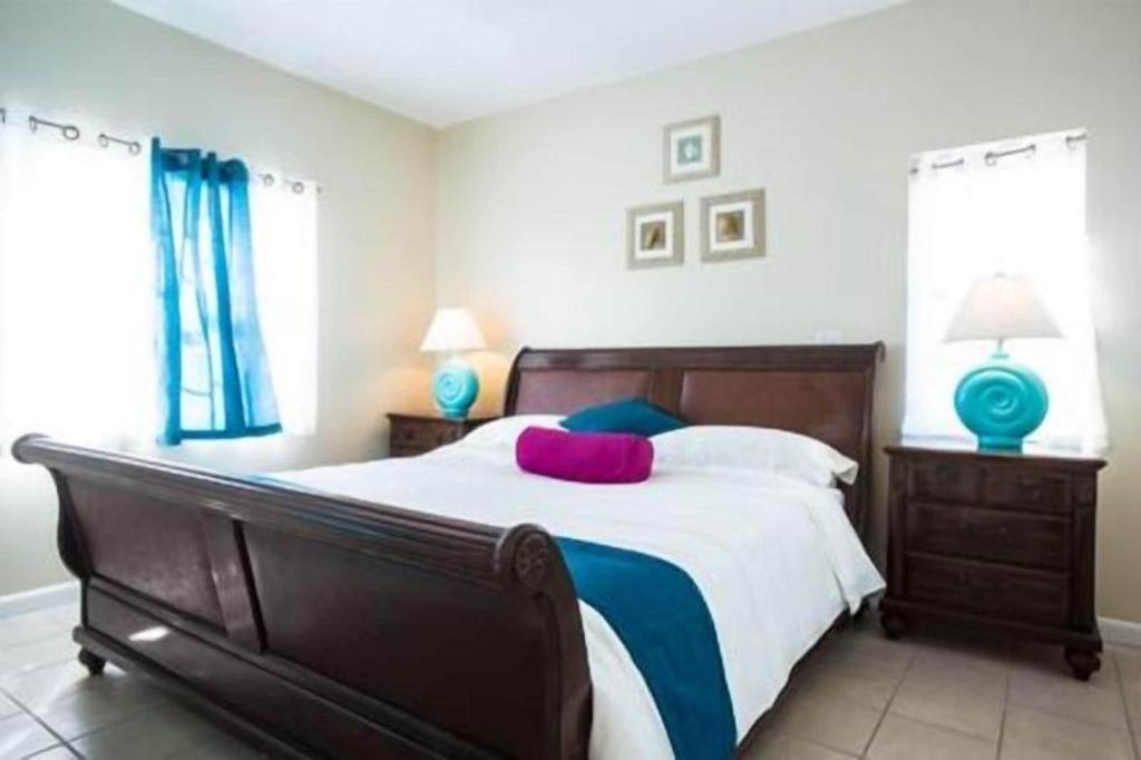 The Inn At Grace Bay  Rooms  Rooms Image 4 4