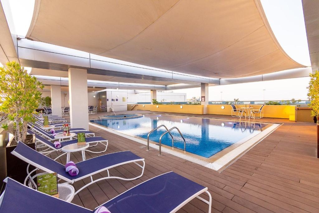 Premier Inn Abu Dhabi Airport Business Park  Facilities  Meeting Room Ballrooms 7