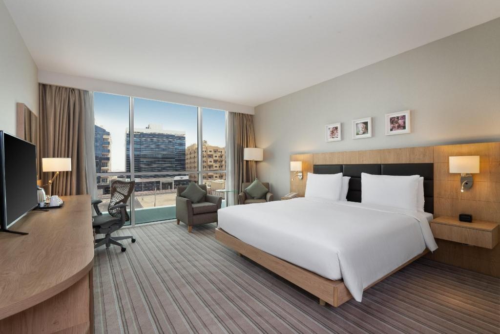 Hilton Garden Inn Dubai Mall Avenue  Rooms  King Room Bedroom 1