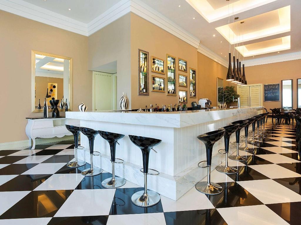 Ibis Deira Creekside Dubai  Facilities  Bar 2
