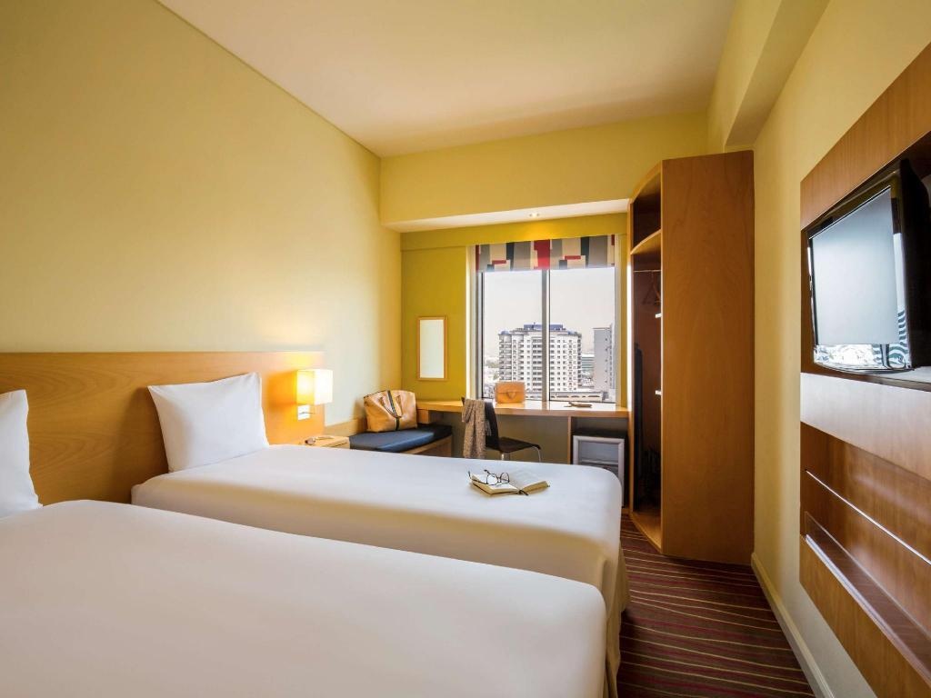 Ibis Deira Creekside Dubai  Rooms  Standard Twin Room Guestroom 3